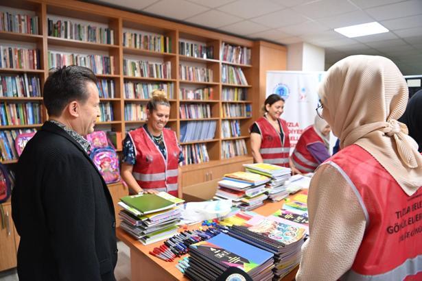 Tuzla’da okuyan 50 bin öğrenciye kırtasiye desteği