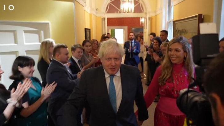 Johnson, Başbakanlık konutundan ayrıldı