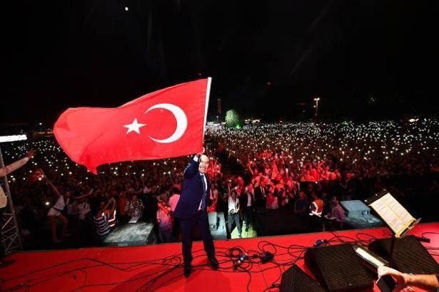 İzmir tarihin en görkemli 9 Eylül kutlamalarından birine hazırlanıyor