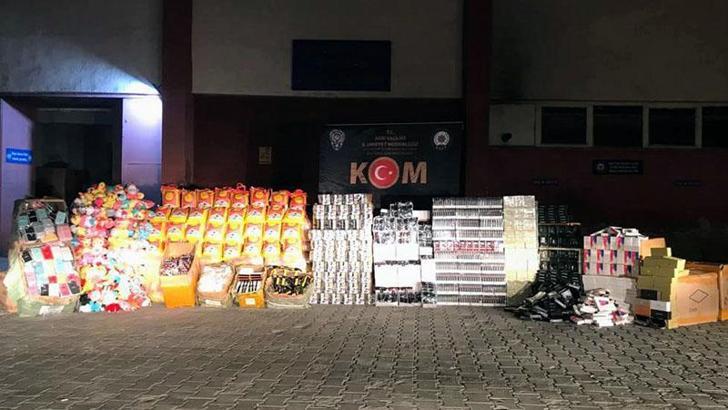 Ağrı'da kargo aracından 2 milyon liralık kaçak ürün çıktı