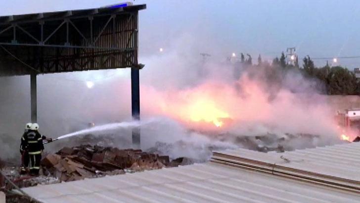 Kahramanmaraş'ta atık kağıt deposunda yangın