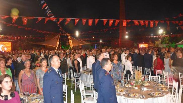 İzmir'de kurtuluÅŸun 100'üncü yıldönümü kutlamaları resepsiyon ile baÅŸladı
