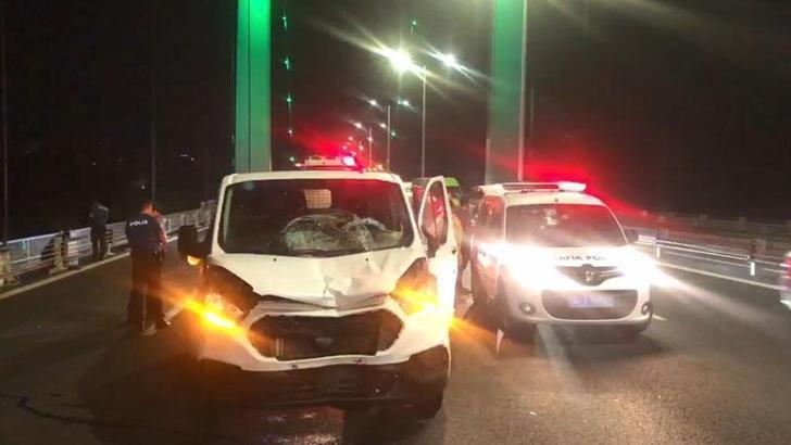 FSM Köprüsü'nde polislerin dur ihtarına uymayan sürücü iki polise çarptı