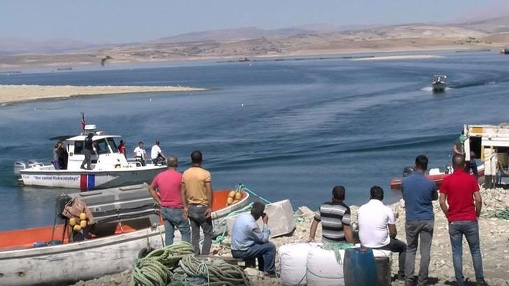 Keban'da batan teknedeki balıkçıyı aramalarda 3'üncü gün