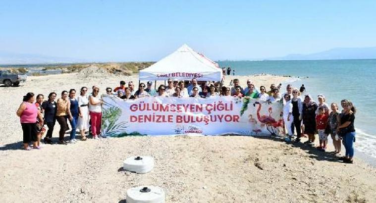 Çiğililer Homa Dalya'nında ilk kez denize girmenin keyfini yaşadı