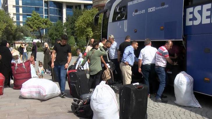 Esenyurt'ta 28 Suriyeli ülkelerine döndü