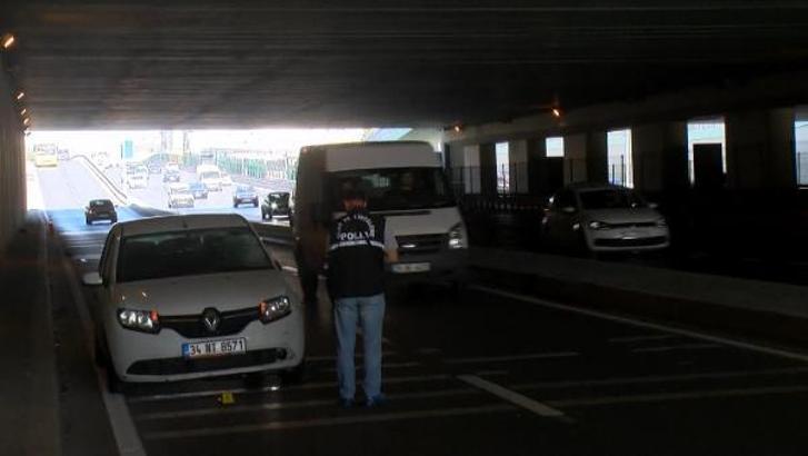 Beylikdüzü’nde feci kaza; otomobil altında sürüklenen yaya öldü