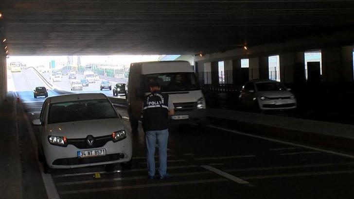 Beylikdüzü’nde feci kaza; otomobil altında sürüklenen yaya öldü