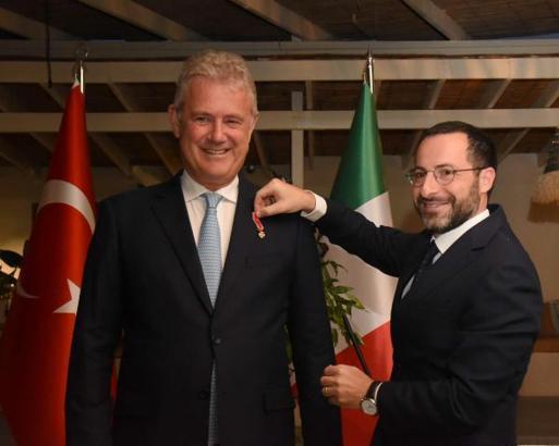Özgener'e İtalya Devlet Nişanı verildi