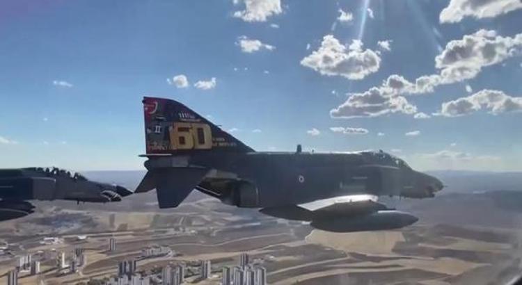 Polatlı'da, Sakarya Meydan Muharebesi'nin 101'inci yılı için selamlama uçuşu