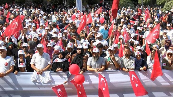 Fatih'te LGBTİ karşıtı 'Büyük Aile Buluşması' gerçekleşti