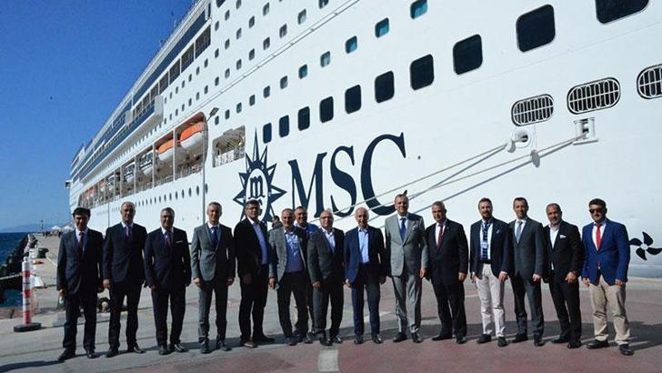 Ulaştırma ve Altyapı Bakan Yardımcısı Dursun, Kuşadası'nda incelemelerde bulundu