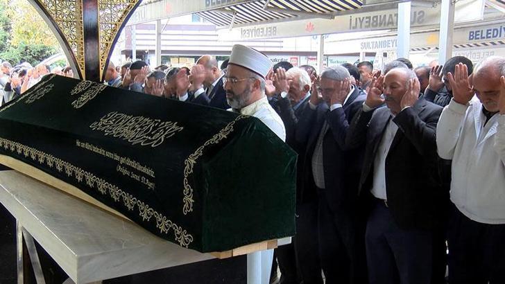 Ümraniye'de polise bıçakla saldırınca vurulan sürücü toprağa verildi