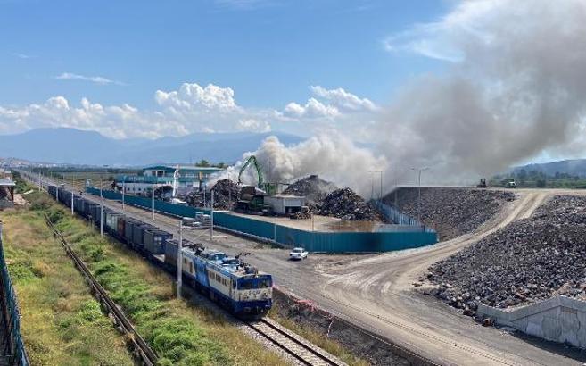 Osmaniye'de, hurda geri dönüşüm fabrikasında yangın (3)