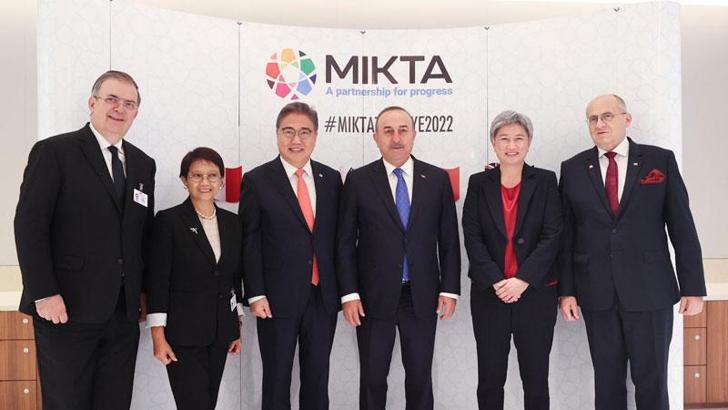 Çavuşoğlu, Türkevi’nde MIKTA Toplantısı’na katıldı