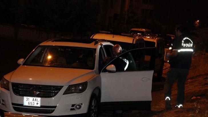 Aracında başından vurulmuş halde bulunan Nur, tedaviye alındı