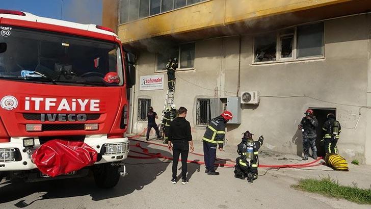 Kocaeli'de depo yangını