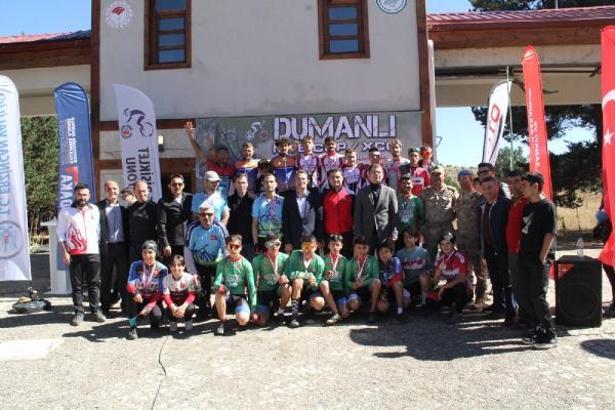 Dağ bisikleti sporcuları Dumanlı MTB Cup XCO’da mücadele etti