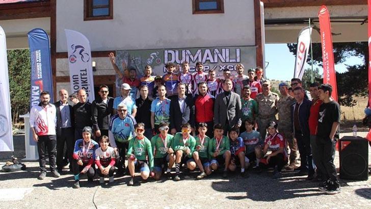 Dağ bisikleti sporcuları Dumanlı MTB Cup XCO’da mücadele etti