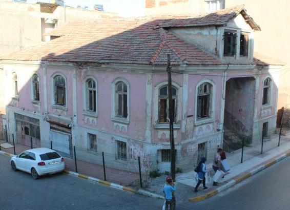 Tarihi Turan Alakent Evi'nde restorasyon çalışmaları başladı