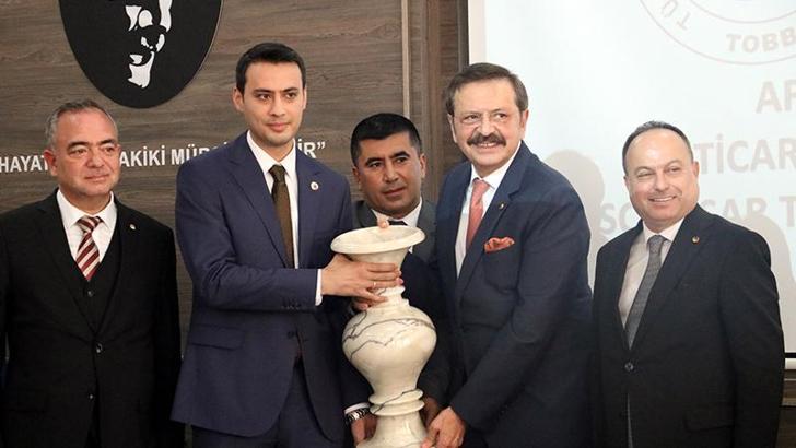 Hisarcıklıoğlu: Mart ayında TOGG arabasını hep beraber göreceğiz