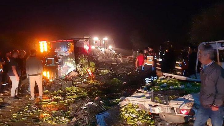 Bursa'da mevsimlik tarım işçilerini taşıyan kamyonet ile kamyon çarpıştı: 1 ölü, 5 yaralı
