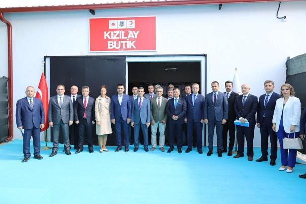 Kızılay Ankara'daki cezaevinde ücretsiz butik açtı