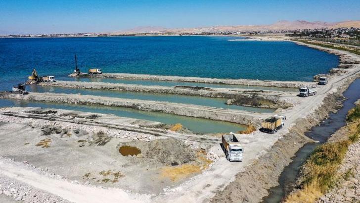 Van Gölü'nden 550 bin metreküp balçık çıkarıldı