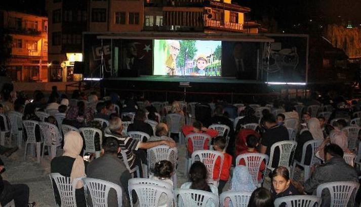 Sinema Tırı 10 günde 13 ilçe gezdi