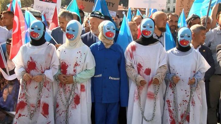 Çin Başkonsolosluğu önünde protesto