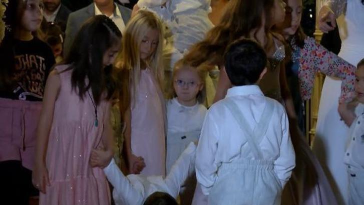 Düğün dansını down sendromlu öğrencileriyle yaptı