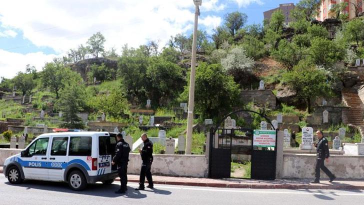 Eski kız arkadaşını mezarlıkta bıçaklamıştı; müebbet hapsi istendi