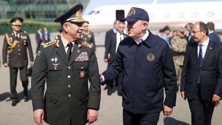 Bakan Akar beraberindeki TSK komuta kademesi ile Azerbaycan’da