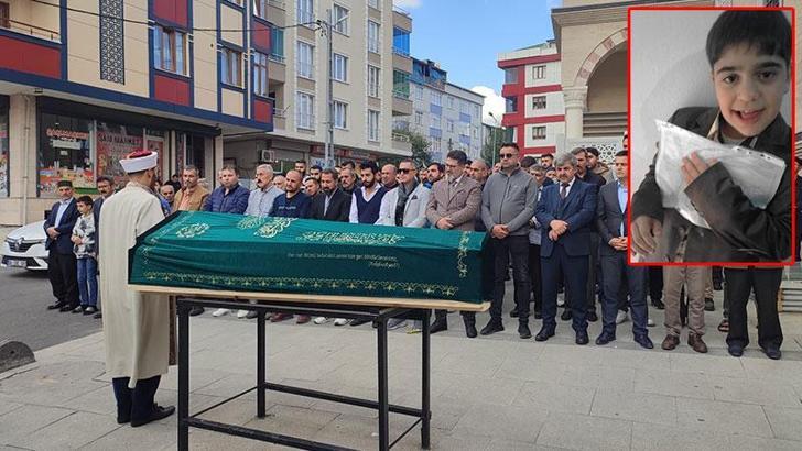 Arnavutköy’de yangında ölen otizmli çocuk son yolculuğuna uğurlandı