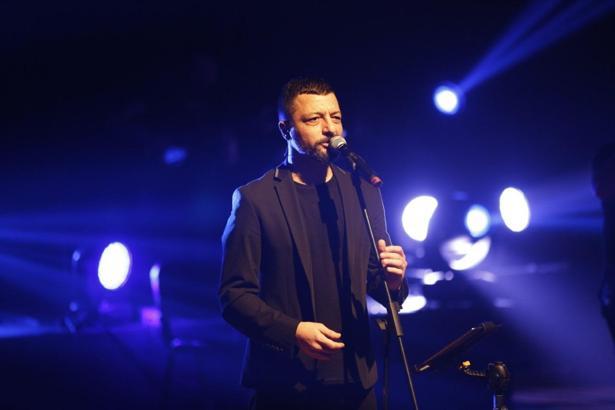 Mehmet Erdem BaÅŸakÅŸehir'de konser verdi