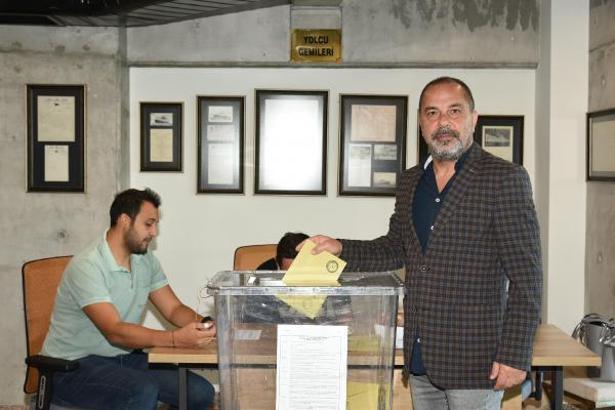 İMEAK DTO İzmir Şubesi'nde Başkan yeniden Yusuf Öztürk