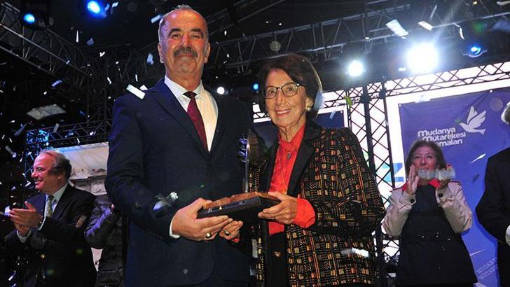 Mudanya Mütarekesi'nin 100'üncü yılında İsmet İnönü'nün kızına 'Barış Yolu' ödülü verildi