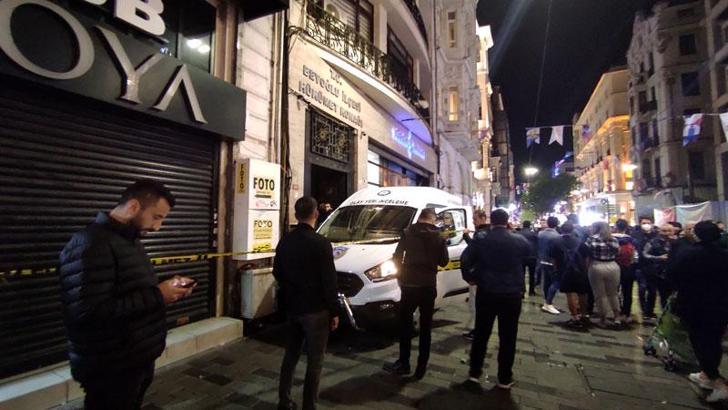 İstiklal Caddesi'ndeki Beyoğlu Kaymakamlığı'nda görevli polis intihar girişiminde bulundu