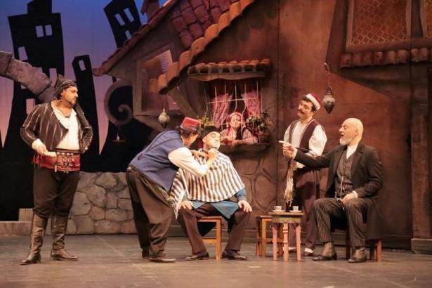 'Kanlı Nigar' yine sahnede