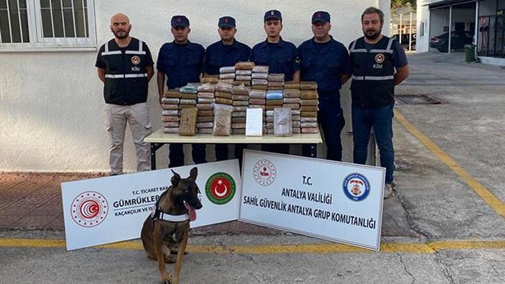 Antalya'da gemide 183 kilo kokain ele geçirildi