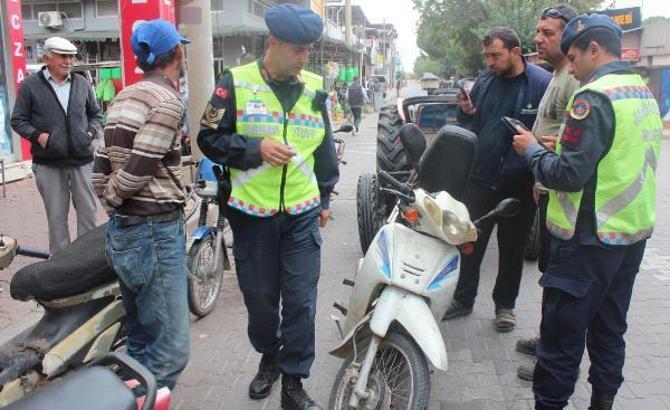 Alaşehir'de motosiklet sürücülerine denetim