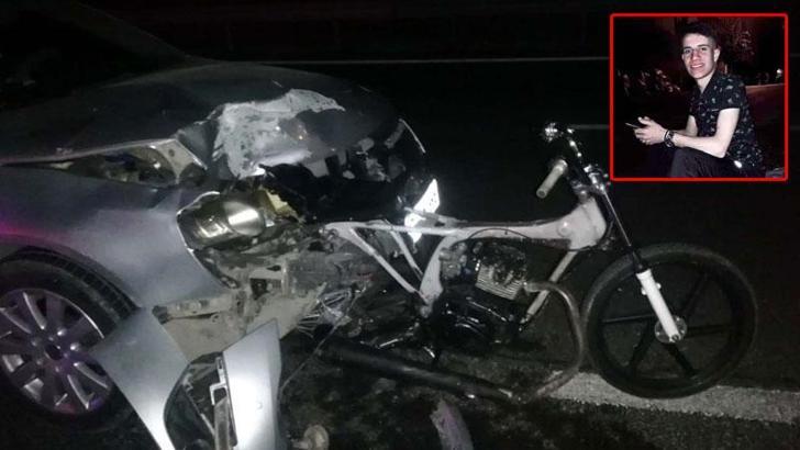 Otomobilin çarptığı 17 yaşındaki motosikletli kurtarılamadı