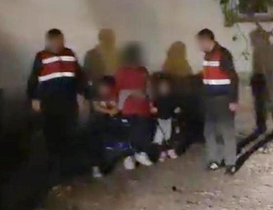 Eski eşinden fidye için iki çocuğunu kaçıran anne ve sevgilisi yakalandı