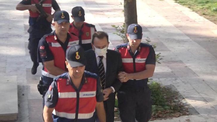 Bilecik'te rüşvetten tutuklanan Erdağı, adli kontrolle serbest