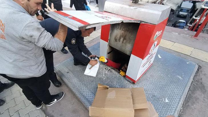 Arkadaşını yaraladığı bıçağı yer altı çöp konteynerine atıp kaçtı