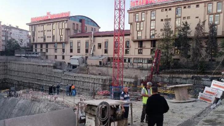 Küçükçekmece'de duvarında çatlaklar oluşan üniversite binası boşaltıldı