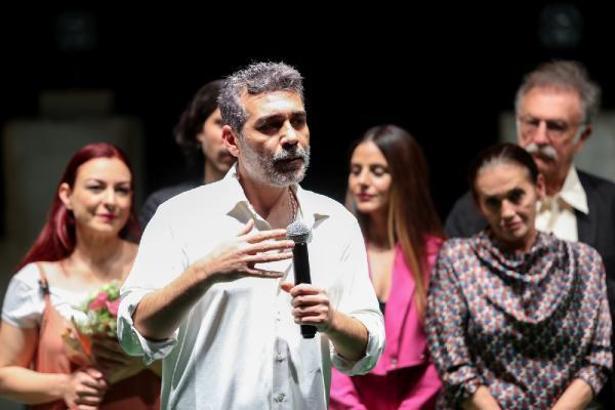 Seyhan Belediyesi Şehir Tiyatrosu yeni sezonu 'Parkta güzel bir gün' ile açtı