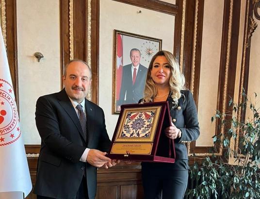 İş insanı Neslim Güngen, Sanayi ve Teknoloji Bakanı Mustafa Varank’ı ziyaret etti