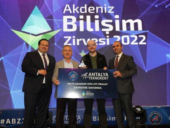 Akdeniz Üniversitesi Teknokent'de üretilen uzaktan komutalı yol kapanı TSK envanterine girdi