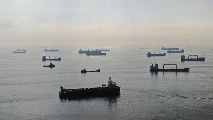 Zeytinburnu açıklarında gemi yoğunluğu